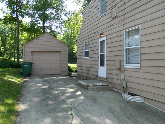 Photo - 1145 65th St