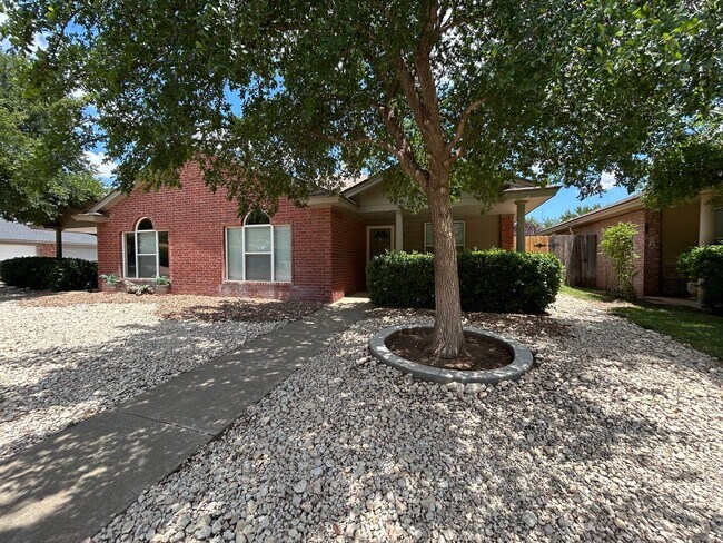 Duplex Located Between 98th & Indiana With... - Duplex Located Between 98th & Indiana With... House