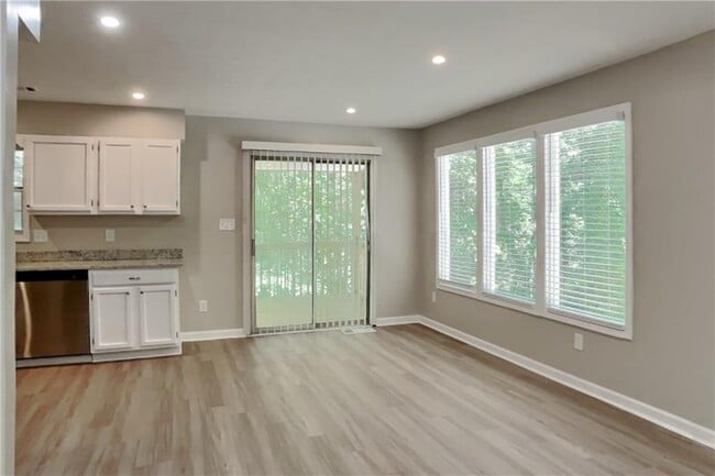 Photo - 620 Gregory Manor Dr SW