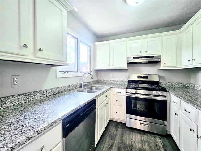 Photo - 1192 Ashborough Dr Unit B