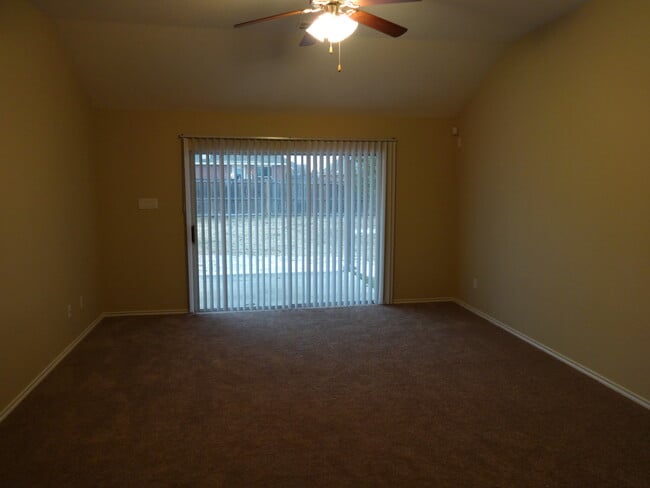 Photo - 313 Woodridge Dr