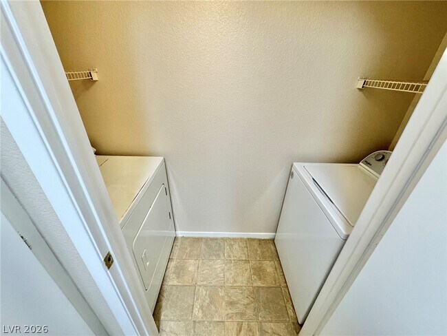 Photo - 2300 E Silverado Ranch Blvd Unidad 1159