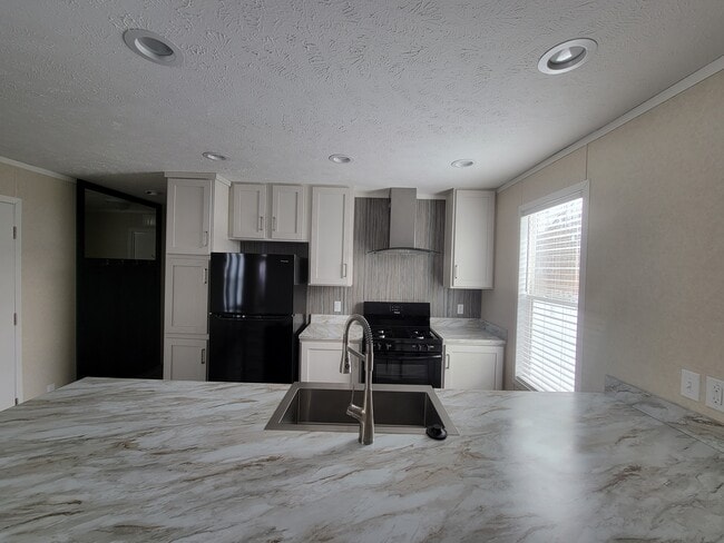 Photo - 66 Borman Ave