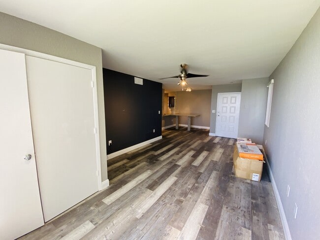 Photo - 2871 N Oakland Forest Dr