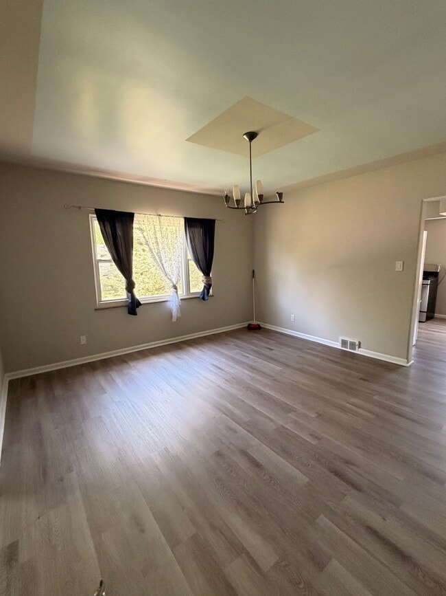 Building Photo - 554-556 Madera Ave