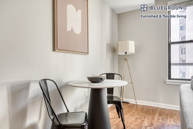 Photo - 1011 4th St NW Unidad FL5-ID382