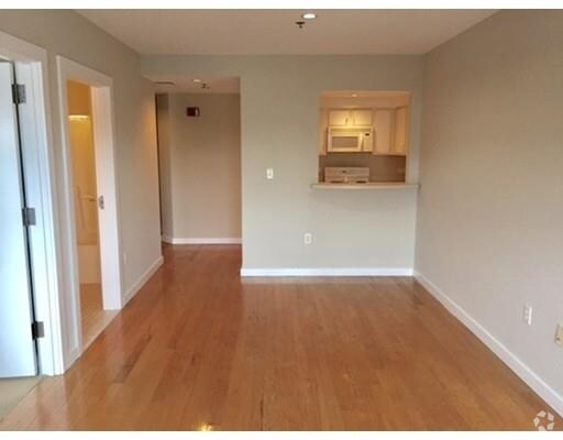 Building Photo - 536 Commonwealth Ave Unit 7E Rental