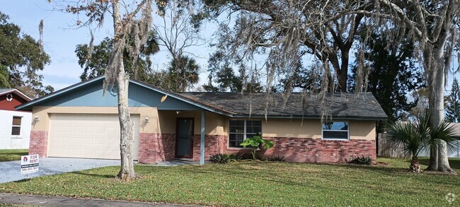 Building Photo - 3 Bed, 2 bath South Daytona Rental