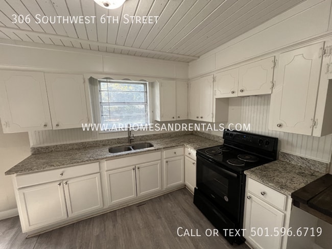 Photo - 306 SW 6th St