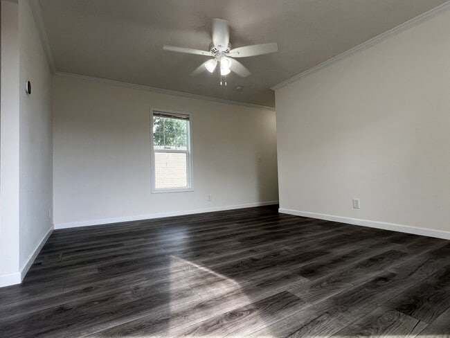 Photo - 178 Redwood Ln