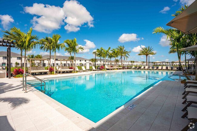 Resort-Style Swimming Pool with Cabanas - Catalina at Miramar Rental