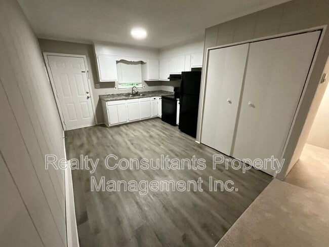 Photo - 115 Cox Ave