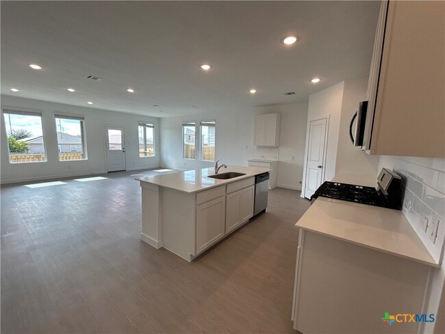Photo - 728 Horsetail Ln