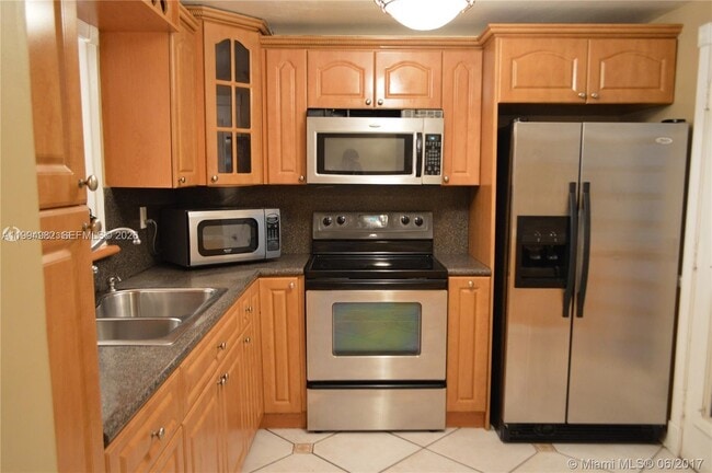 Building Photo - 404 NW 68th Ave Unit 113