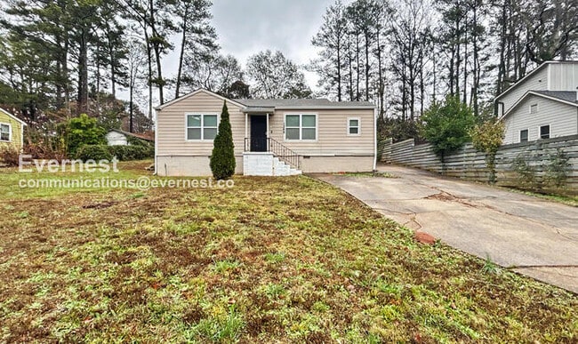 Building Photo - 1368 Alverado Way