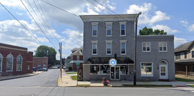 Front View - 201 W Main St Unidad 3 E