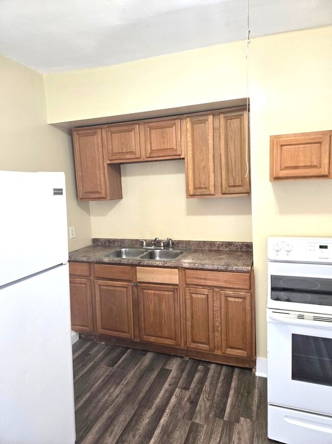 Photo - 79 Wesleyan Ave Unit 2