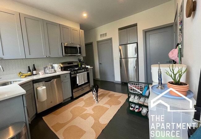 Photo - 2834 W Diversey Ave Unit 2F