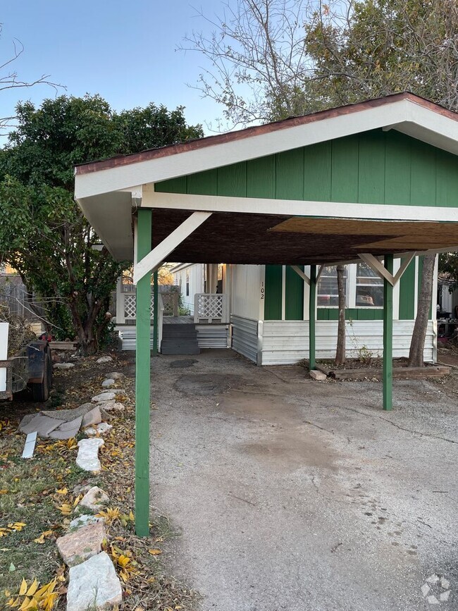 Building Photo - 2 bed, 2 bath, CARPORT parking Rental