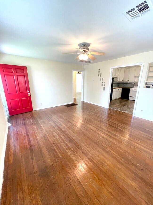 Photo - Charming Hideaway: 2BR Cozy House