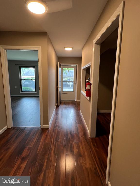 Building Photo - 3D-3D Twin Rivers Dr Rental