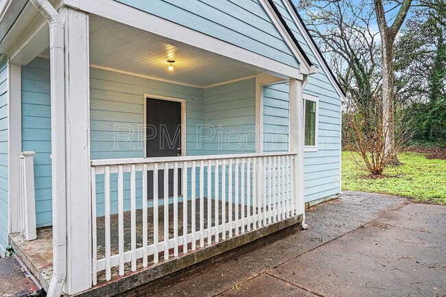 Photo - 2135 Jernigan Dr SE