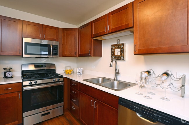2BR, 1BA - Kitchen