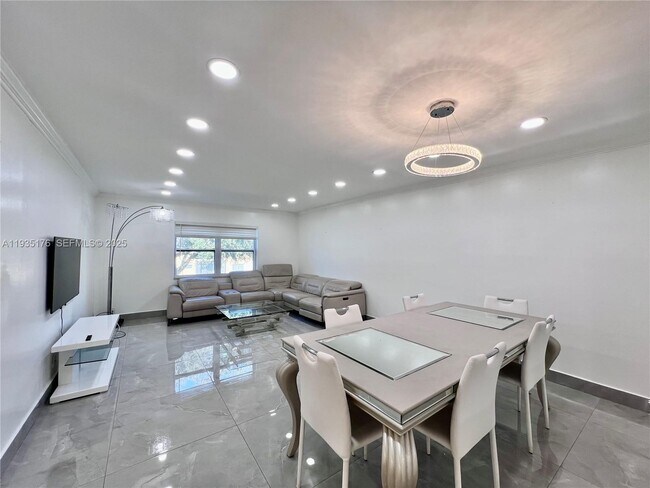 Photo - 5140 SW 40th Ave Unidad 21C