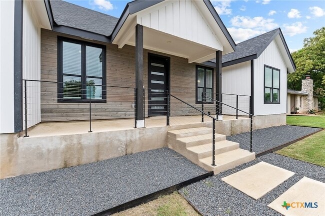 Photo - 2204 Magnolia Dr