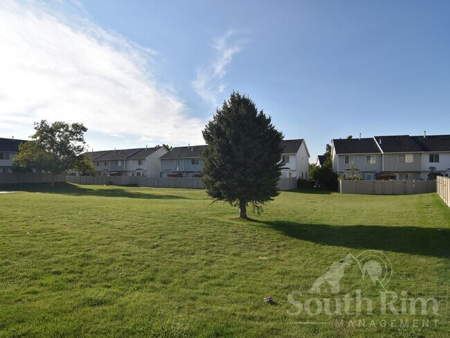 Photo - 916 Greenridge Ave