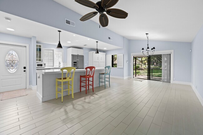 Photo - 3937 Arelia Dr N