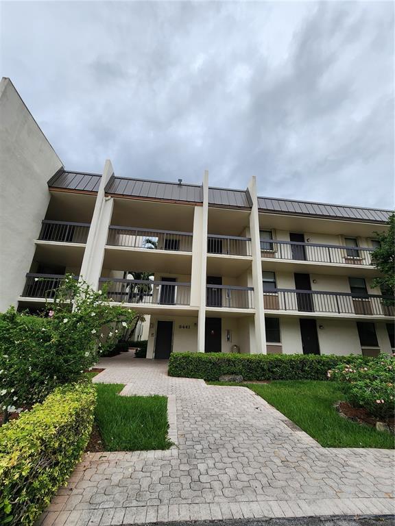 Building Photo - 8441 Forest Hills Dr Rental