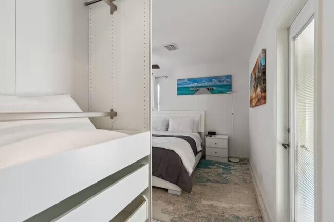 Photo - 1925 NE 29th Ct