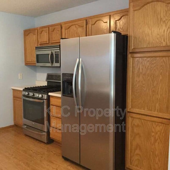 Photo - 1914 NW School St