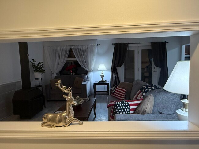 Photo - 1053 Danby Rd