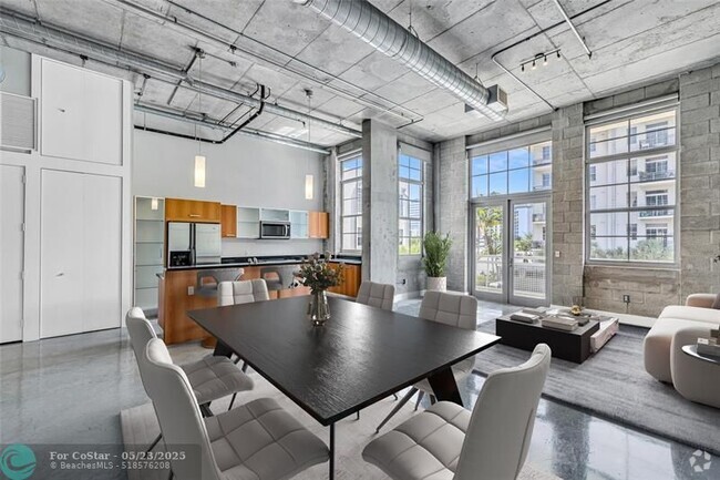 Building Photo - 434 NW 1st Ave Unit 303 Rental