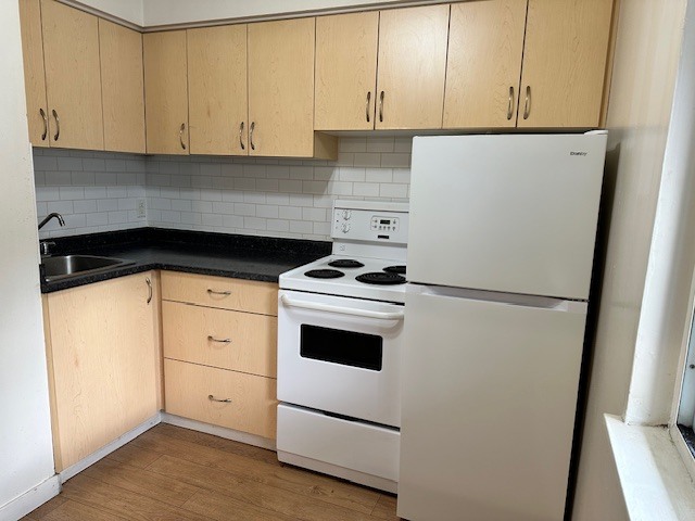 Photo - 646-646 Admirals Rd