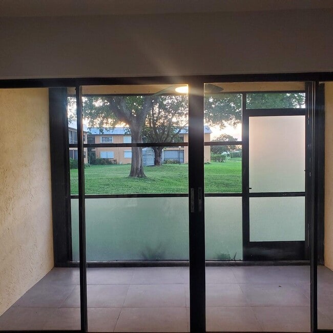 Photo - 2001 Woolbright Rd Unidad F101