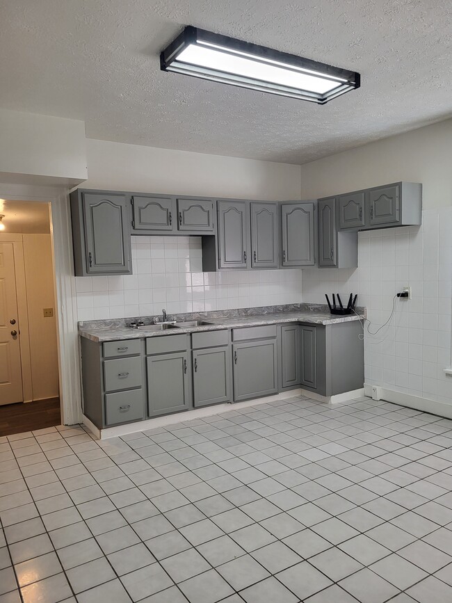 Building Photo - 1510 Chapel St Unit SMW Home Rental
