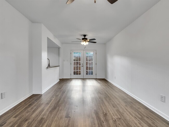 Photo - 1208 N Logan St