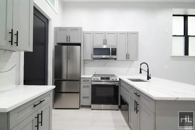 Building Photo - STANTON ST.