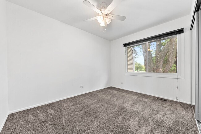 Photo - Modern 3-Bed Townhome in Hoffman Estates –...