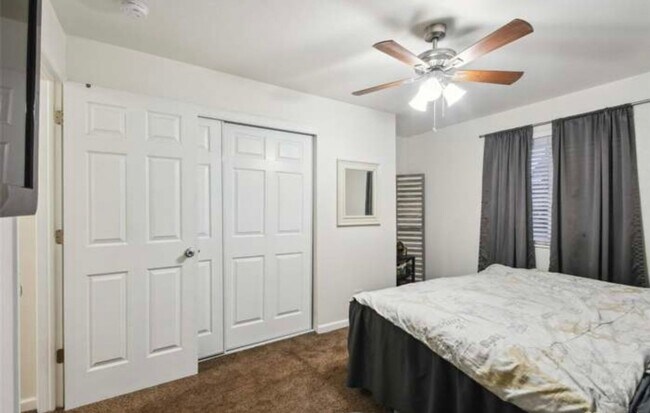 Photo - 2190 S Holly St