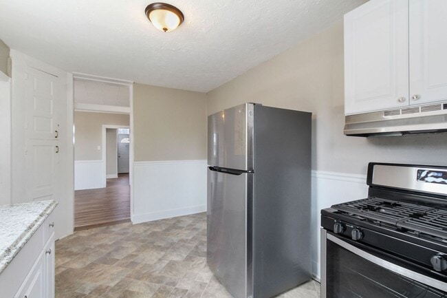 Building Photo - Spacious 3 Bedroom home Located in York, Pa!