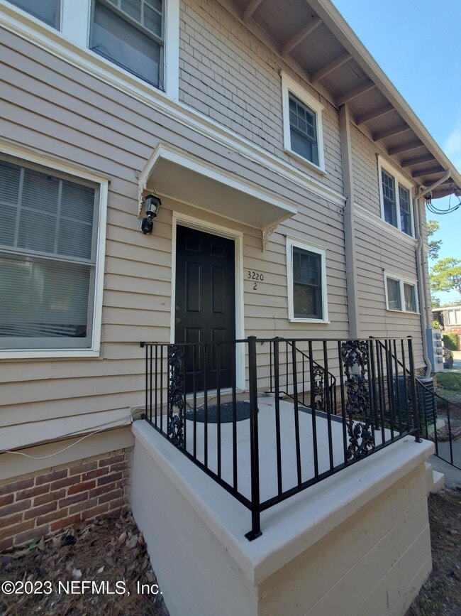 Photo - 3218 Herschel St