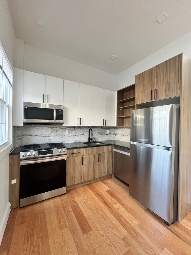 Building Photo - 285 Webster Ave Unit 1F Rental