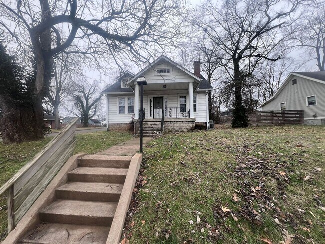 Building Photo - 1100 N 6th St