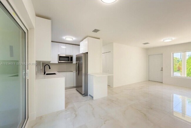 Photo - 11865 SW 186th St