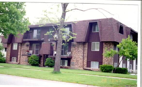 Building Photo - Lindenwood Courts Rental