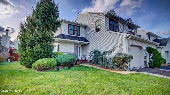 Photo - 141 Chestnut Way Unit 14-1